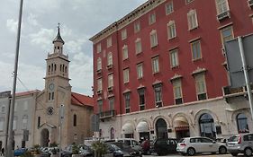 Split Studio Irisha